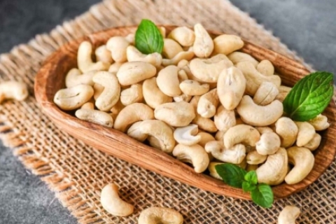 Premium Cashew Production: The Secret to Quality in Every Nut